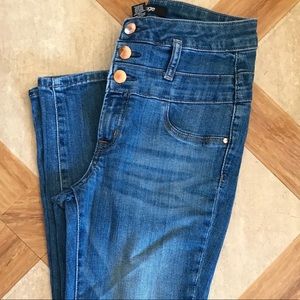 Refuge skinny blue jeans.